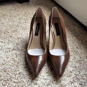New White House Black Market Brown Textured Heels